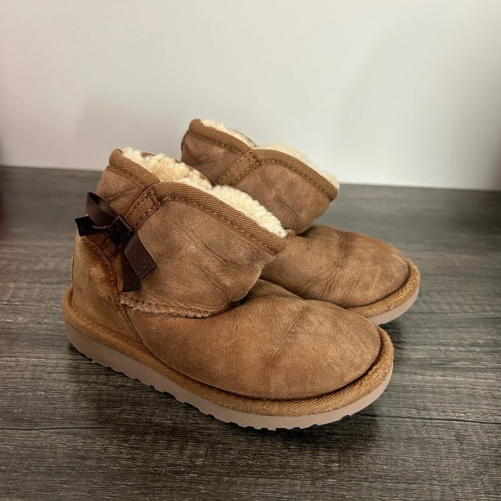 Cozy Brown Kids Ugg Boots with Bow